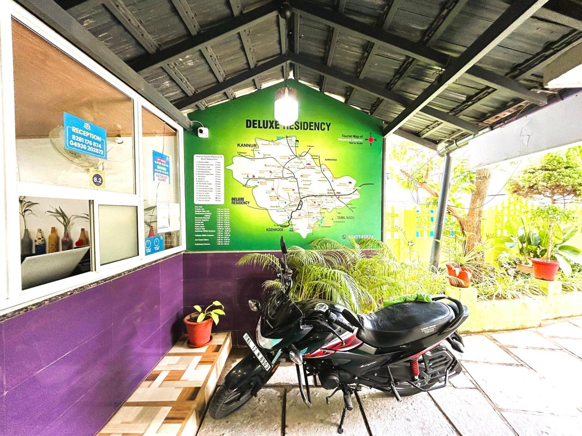 Deluxe Residency Hotel Kalpetta Exterior photo