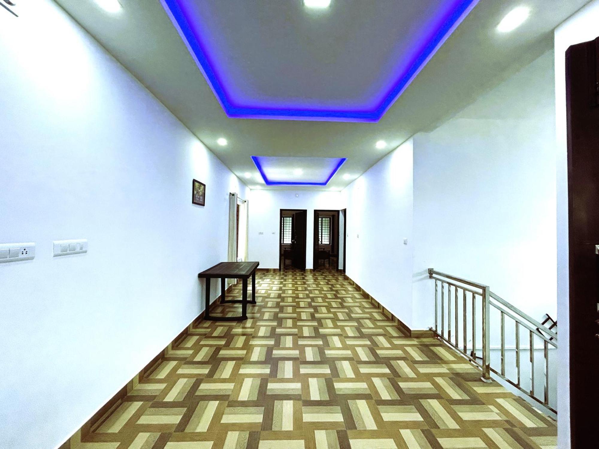 Deluxe Residency Hotel Kalpetta Exterior photo