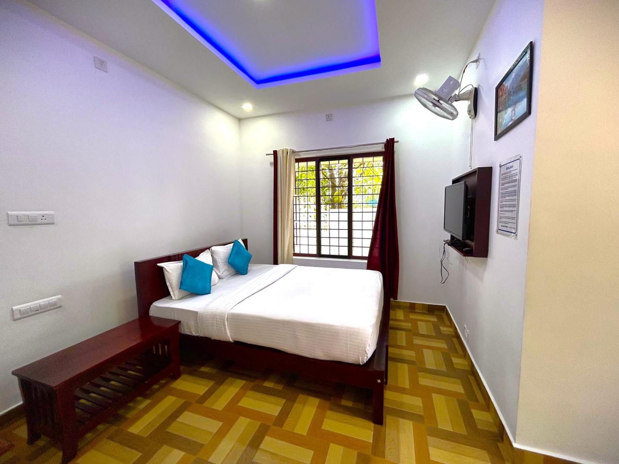 Deluxe Residency Hotel Kalpetta Exterior photo