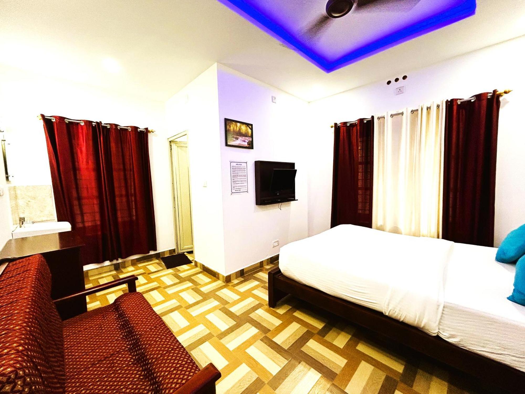Deluxe Residency Hotel Kalpetta Exterior photo