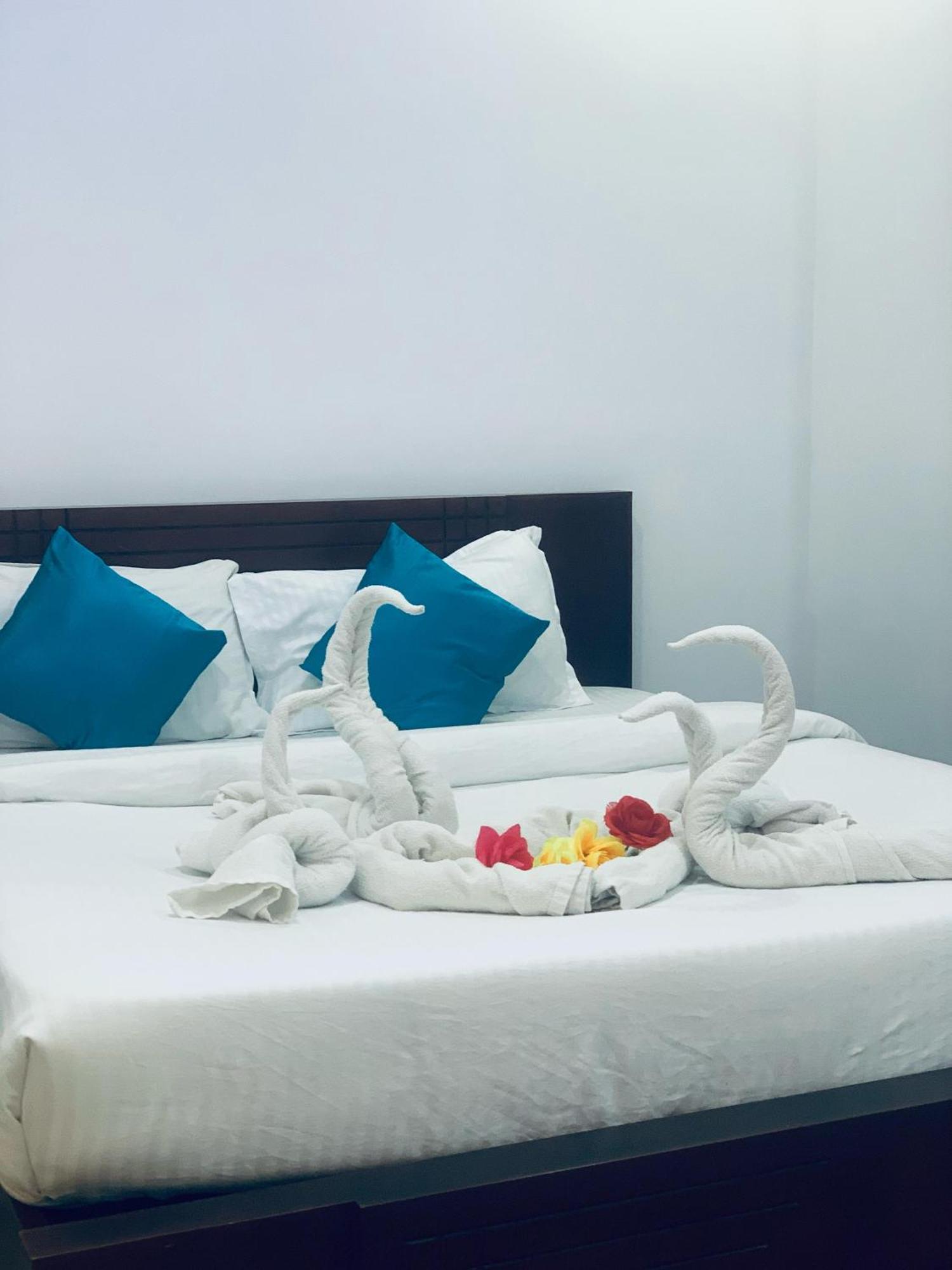 Deluxe Residency Hotel Kalpetta Exterior photo